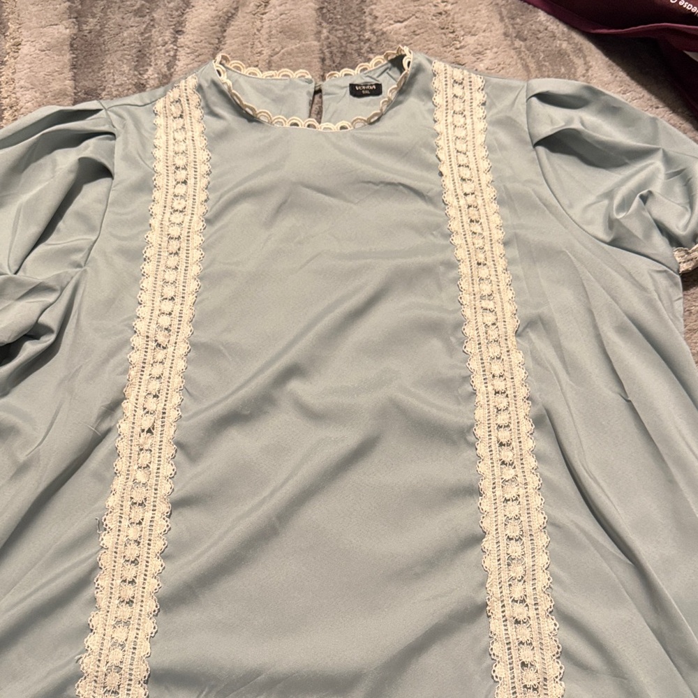 Chic Lace Accent Women's Blouse